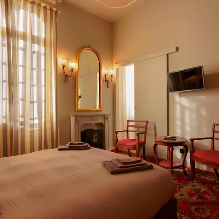 Couette-café Ai Tre Cedri 4*